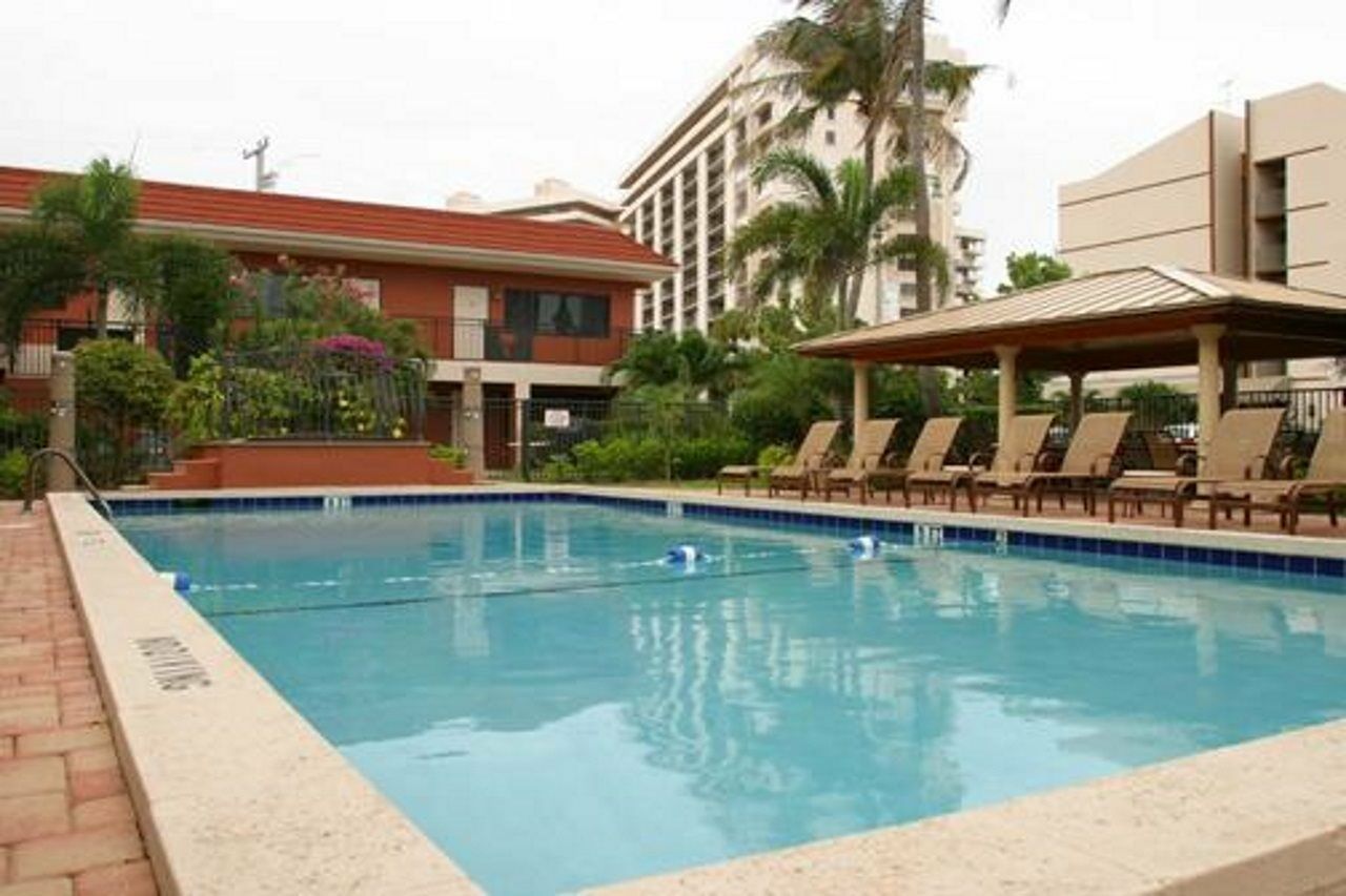 Away Inn Lauderdale-by-the-Sea Exteriör bild